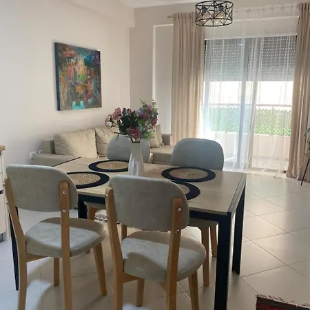 Charm 500mbs Apartment Vlorë