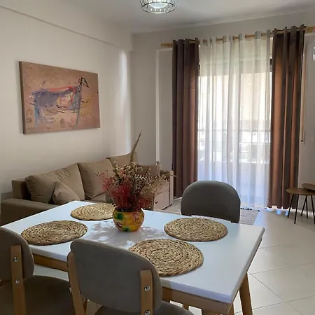Charm 500mbs Apartment Vlorë