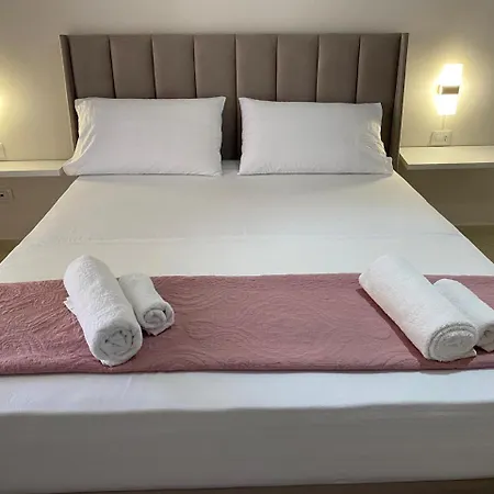 Apartment Charm 500mbs Vlorë