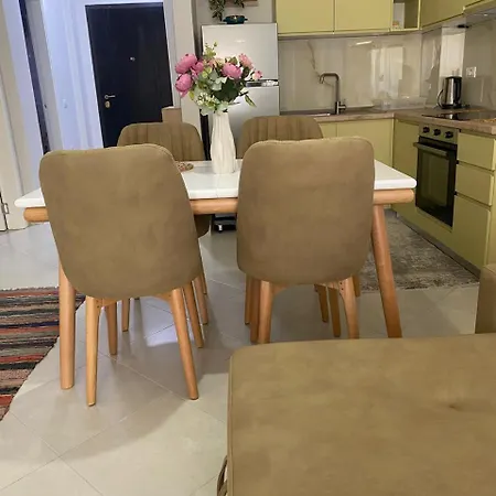 Charm 500mbs Apartment Vlorë