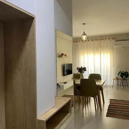 Charm 500mbs Apartment Vlorë
